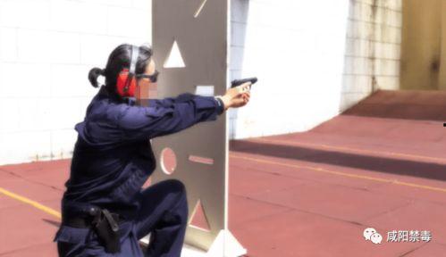 捆绑女警察视频